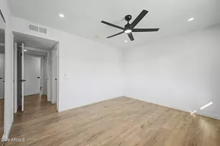 9715 W Desert Hills Dr, Sun City, AZ 85351 - Photo 15