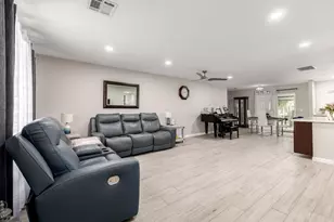 19226 N Signal Butte Cir, Sun City, AZ 85373 - Photo 3