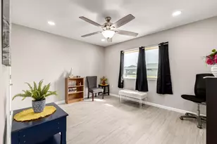 19226 N Signal Butte Cir, Sun City, AZ 85373 - Photo 39