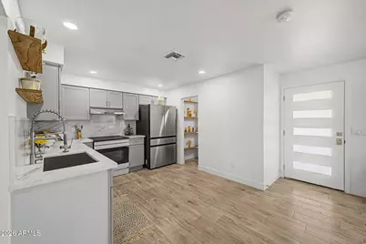 5626 W Carol Avenue, Glendale, AZ 85302 - Photo 5