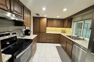 11035 W Caron Dr, Sun City, AZ 85351 - Photo 3