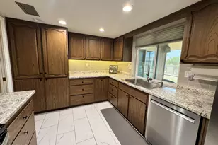 11035 W Caron Dr, Sun City, AZ 85351 - Photo 5