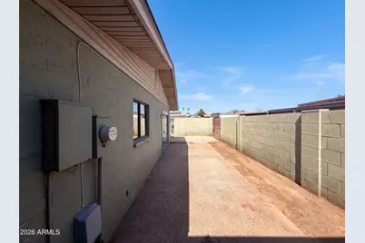2326 W Paradise Drive, Phoenix, AZ 85029 - Photo 23