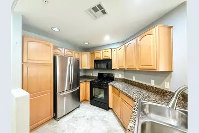 5450 E Deer Valley Drive #Unit 1006, Phoenix, AZ 85054 - Photo 3