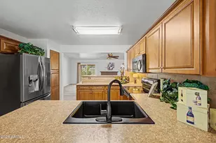 6138 W Paradise Ln, Glendale, AZ 85306 - Photo 11