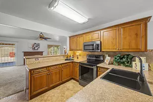 6138 W Paradise Ln, Glendale, AZ 85306 - Photo 9