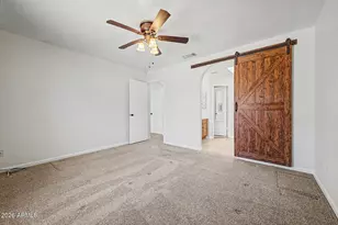 6138 W Paradise Ln, Glendale, AZ 85306 - Photo 5