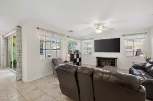 1015 S Annie Ln, Gilbert, AZ 85296 - Photo 5