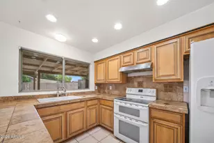 10049 N 47th Ave, Glendale, AZ 85302 - Photo 7