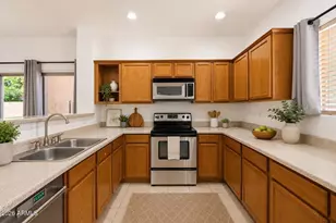 9590 N 81st Dr, Peoria, AZ 85345 - Photo 3