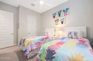 18233 N 66th Way, Phoenix, AZ 85054 - Photo 17