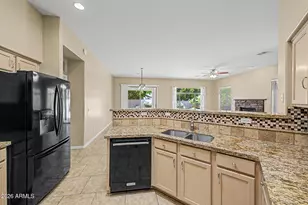 2018 E Beautiful Ln, Phoenix, AZ 85042 - Photo 9