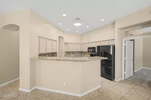 2018 E Beautiful Ln, Phoenix, AZ 85042 - Photo 7