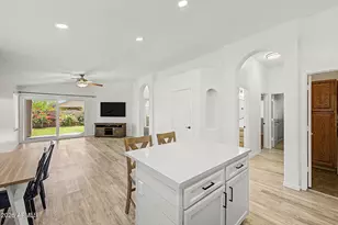 6771 W Caribbean Ln, Peoria, AZ 85381 - Photo 9