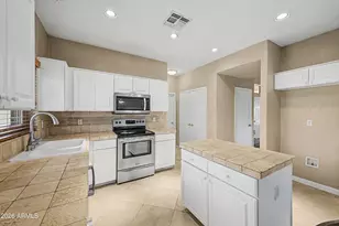 25236 N 40th Ave, Phoenix, AZ 85083 - Photo 9