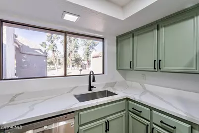 6525 N Maryland Circle, Phoenix, AZ 85013 - Photo 7