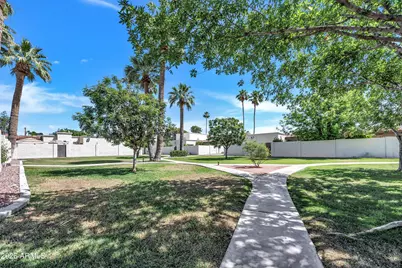 1002 W Solar Drive, Phoenix, AZ 85021 - Photo 39