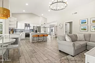4345 E Carol Ann Ln, Phoenix, AZ 85032 - Photo 9