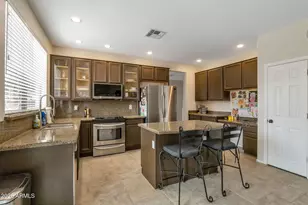 315 E Glenhaven Dr, Phoenix, AZ 85048 - Photo 9
