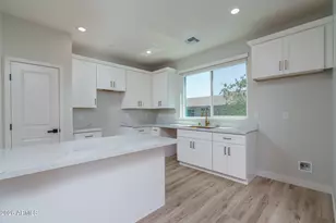 2601 E Clarendon Ave, Phoenix, AZ 85016 - Photo 11