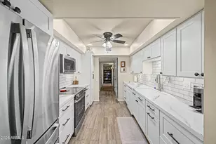 19010 N Signal Butte Cir, Sun City, AZ 85373 - Photo 11