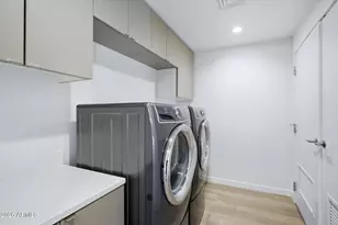 200 W Portland St, Phoenix, AZ 85003 - Photo 27