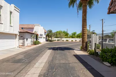 2934 N Casa Tomas Court, Phoenix, AZ 85016 - Photo 31
