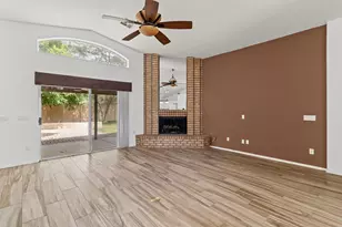 8368 W Paradise Dr, Peoria, AZ 85345 - Photo 5