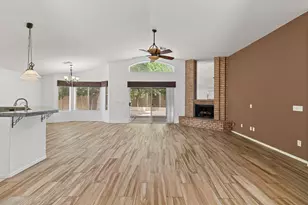 8368 W Paradise Dr, Peoria, AZ 85345 - Photo 7