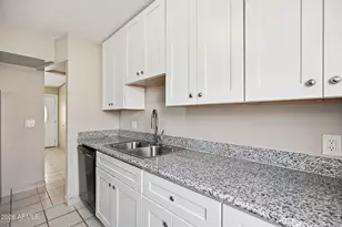 12449 N 29th Dr, Phoenix, AZ 85029 - Photo 7