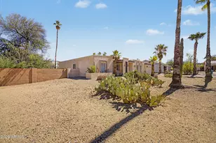 1132 E Village Circle Dr, Phoenix, AZ 85022 - Photo 7