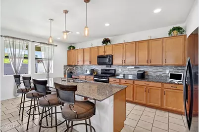 18533 W Mescal Street, Surprise, AZ 85388 - Photo 9