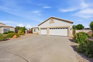 10873 W Oraibi Dr, Peoria, AZ 85373 - Photo 3