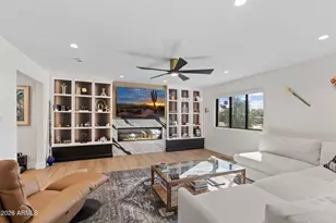 910 E Kaler Dr, Phoenix, AZ 85020 - Photo 11