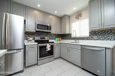 1057 E Butler Drive #B4, Phoenix, AZ 85020 - Photo 9
