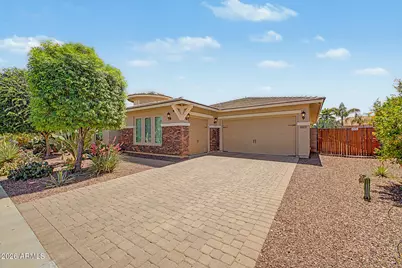 18471 W Paradise Lane, Surprise, AZ 85388 - Photo 9