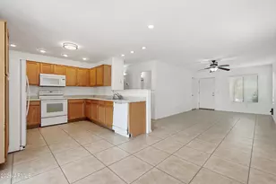 43708 W Bedford Dr, Maricopa, AZ 85138 - Photo 9