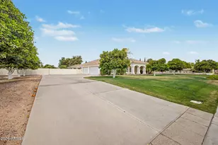 2266 N Lemon St, Mesa, AZ 85215 - Photo 5