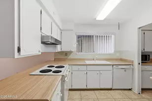 8126 E Dahlia Dr, Mesa, AZ 85208 - Photo 5