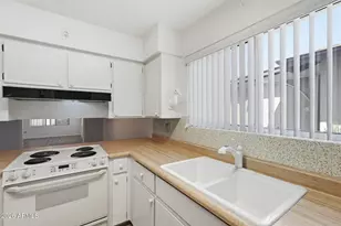 8126 E Dahlia Dr, Mesa, AZ 85208 - Photo 7