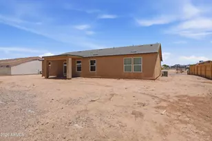 15610 S Moon Valley Rd, Arizona City, AZ 85123 - Photo 35