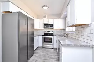 645 N Arrowhead Dr, Chandler, AZ 85224 - Photo 3