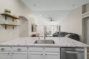 23528 N El Frio Ct, Sun City, AZ 85373 - Photo 9