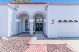 1031 S Capistrano Dr, Gilbert, AZ 85233 - Photo 9