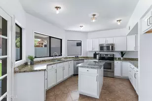 1031 S Capistrano Dr, Gilbert, AZ 85233 - Photo 3