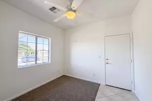 1519 E Desert Ln, Phoenix, AZ 85042 - Photo 11