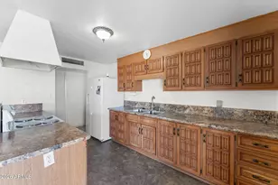 4717 N 79th Ln, Phoenix, AZ 85033 - Photo 9