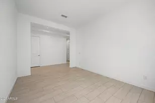 15819 W Desert Hollow Dr, Surprise, AZ 85387 - Photo 11