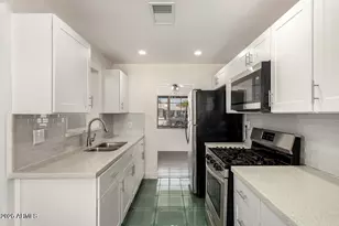 5635 N 35th Dr, Phoenix, AZ 85019 - Photo 11