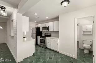 5635 N 35th Dr, Phoenix, AZ 85019 - Photo 9